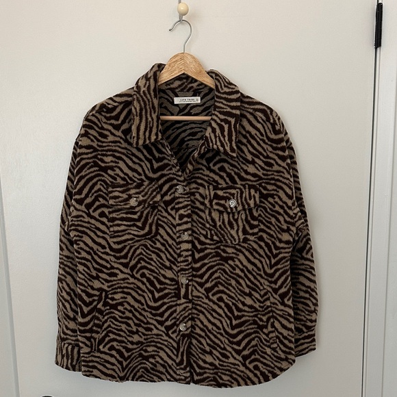 Savanna Shacket - Picture 2 of 8